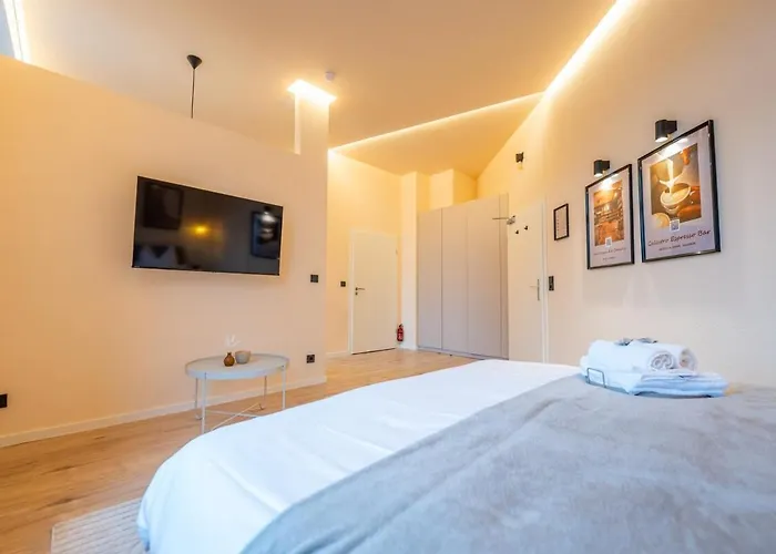 Llr Design - Orange Mandarine Im Zentrum Von Apartmán Koblenc