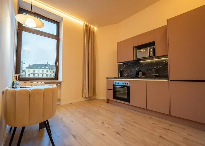 Llr Design - Orange Mandarine Im Zentrum Von Apartmán